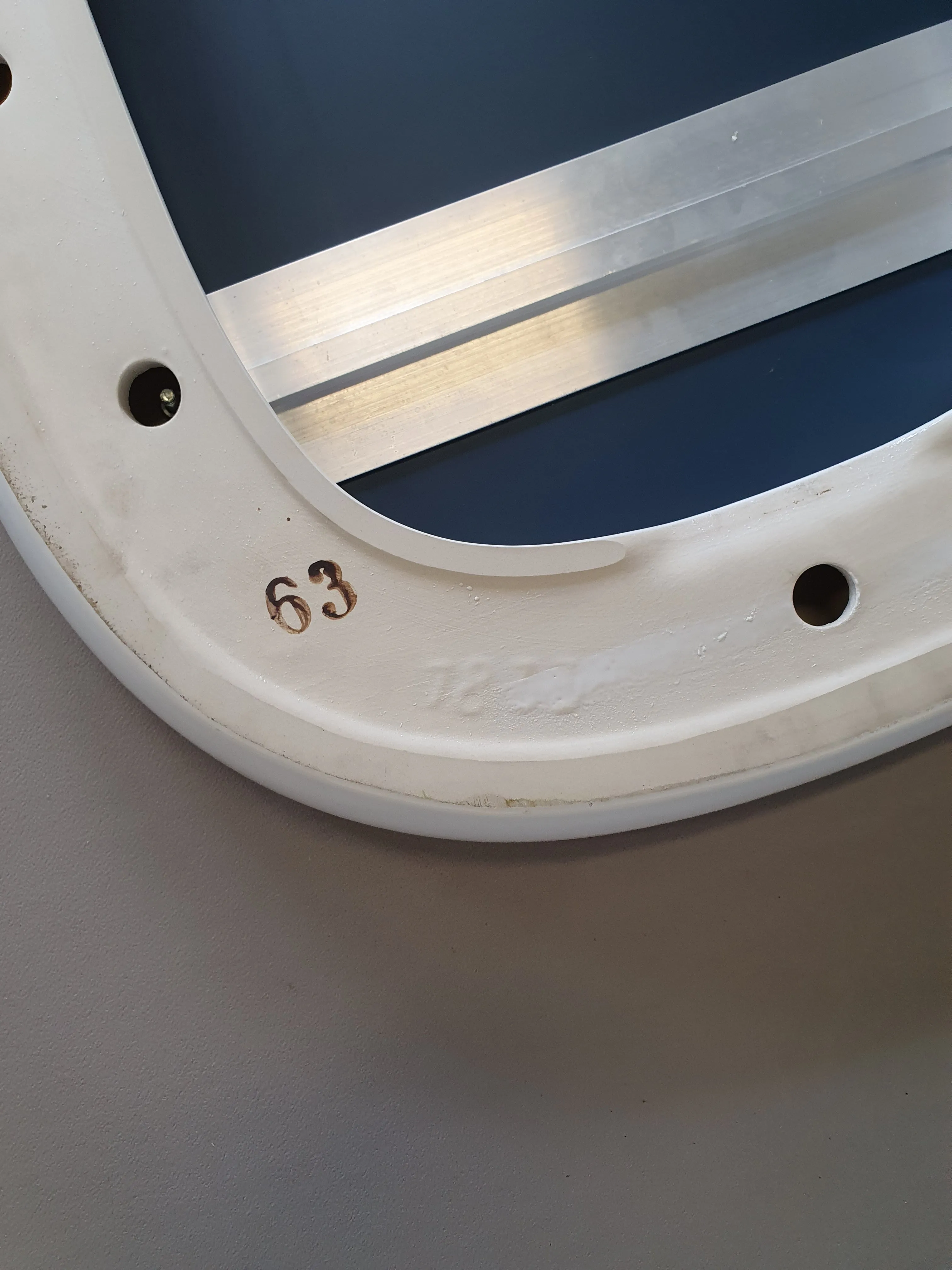2 ceramic Sphinxs mirrors