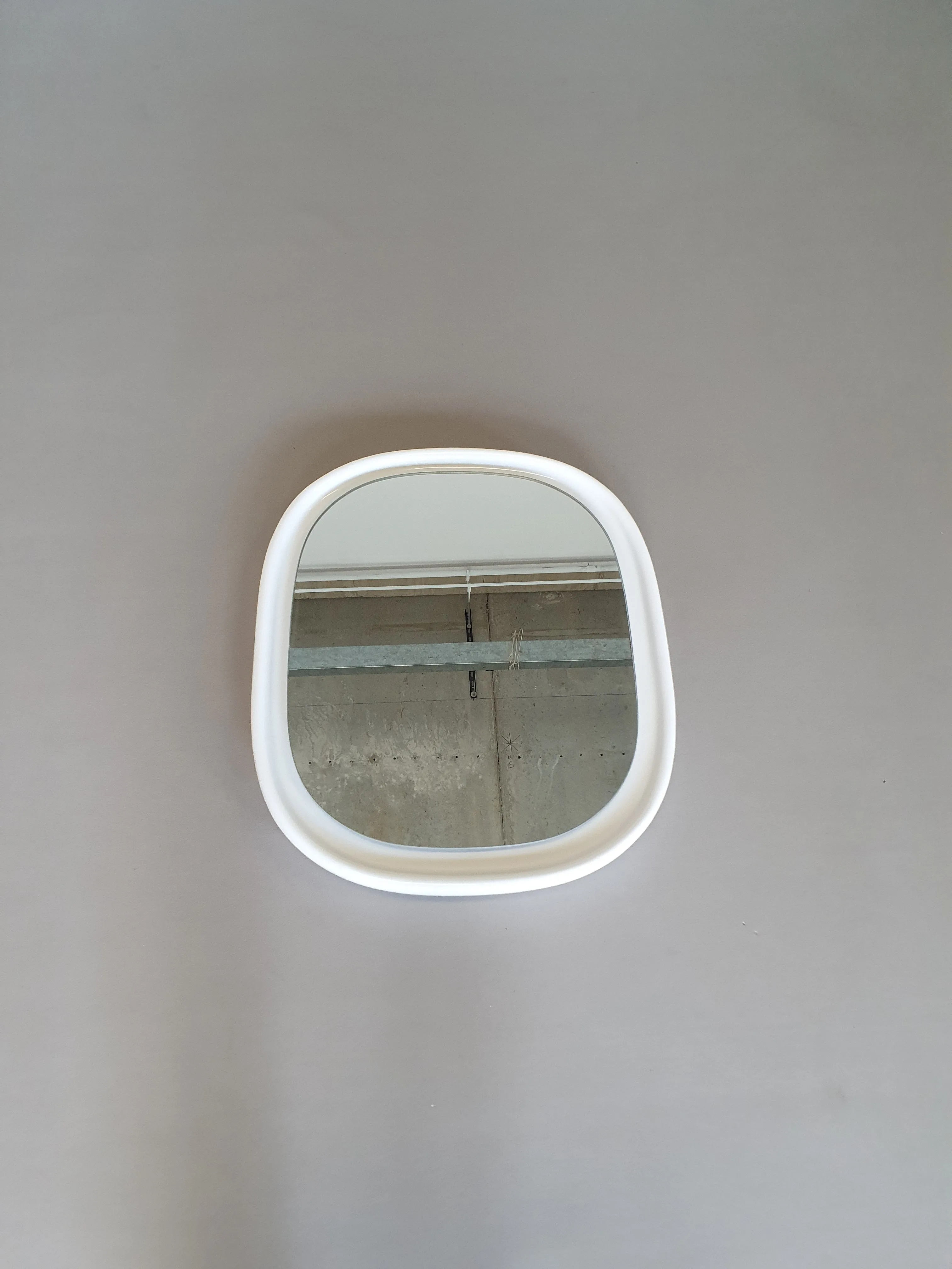 2 ceramic Sphinxs mirrors