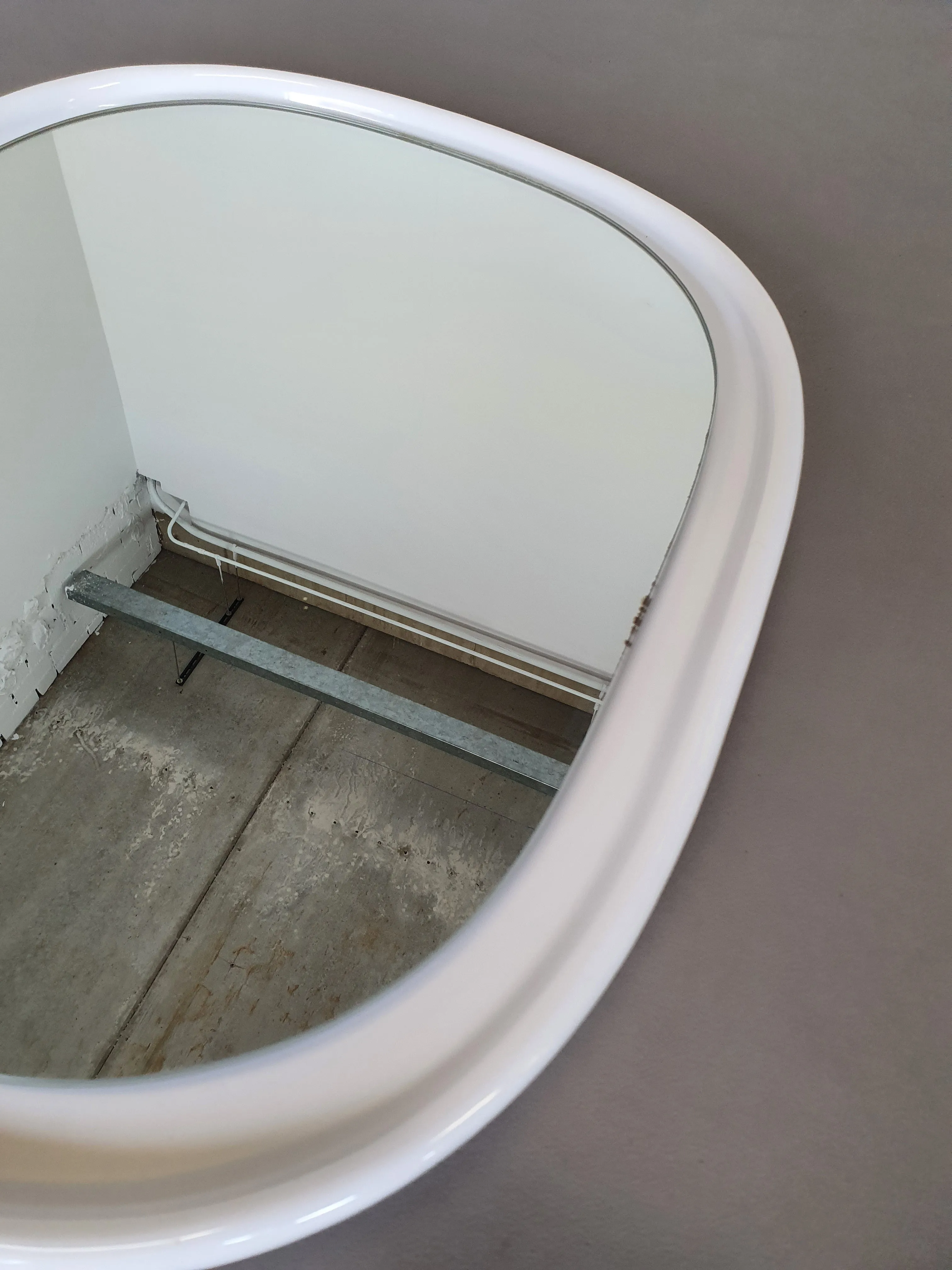 2 ceramic Sphinxs mirrors