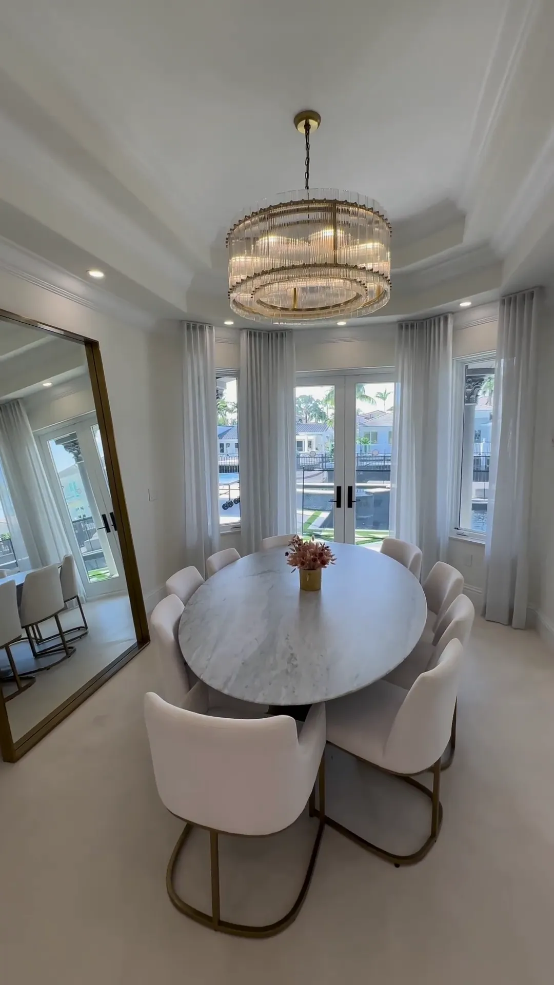 Modern 1-Tier Round Handmade Fluted Glass Panels Chandelier