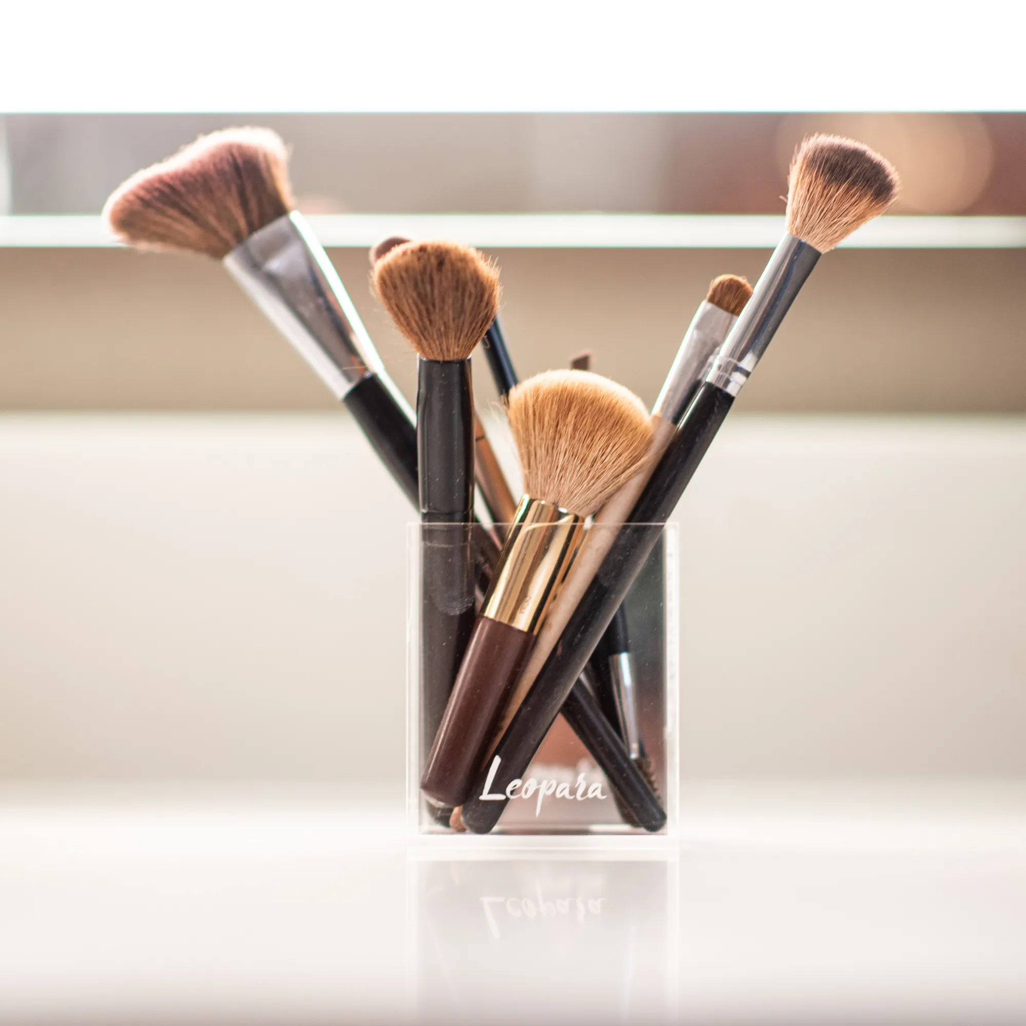 STUDIO Mirror-Mountable Brush Cup